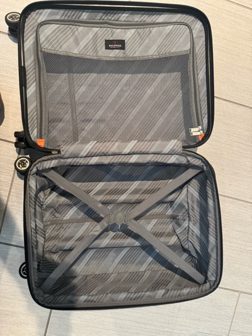 Ricardo Hardside Spinner Luggage - Metallic Gray - Picture 7 of 7
